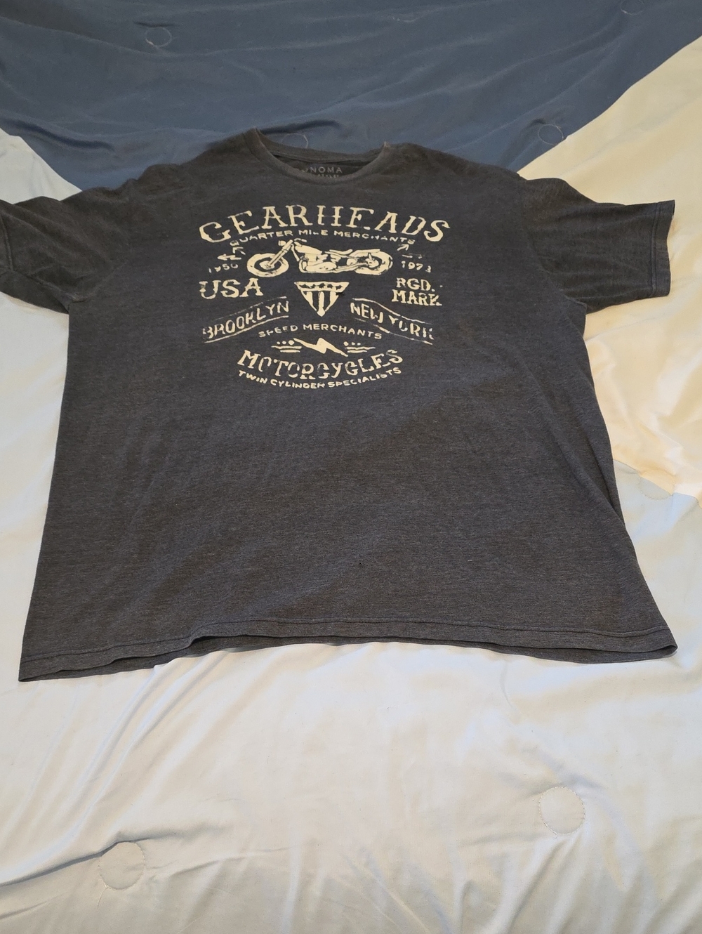 Men's Black Graphic Short-Sleeve Crew Tee with Vintage Chest Print